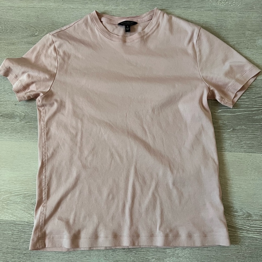 Men’s soft t-shirt. Size small. Banana Republic